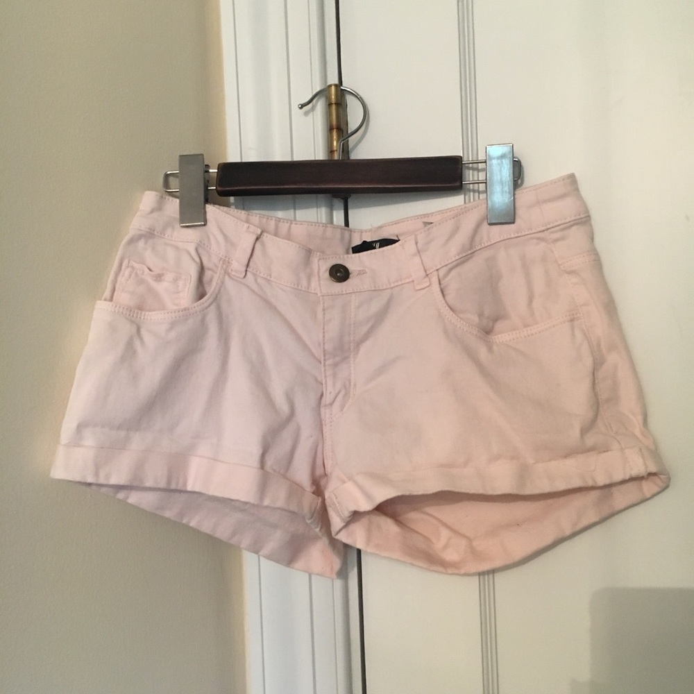H&M light pink shorts